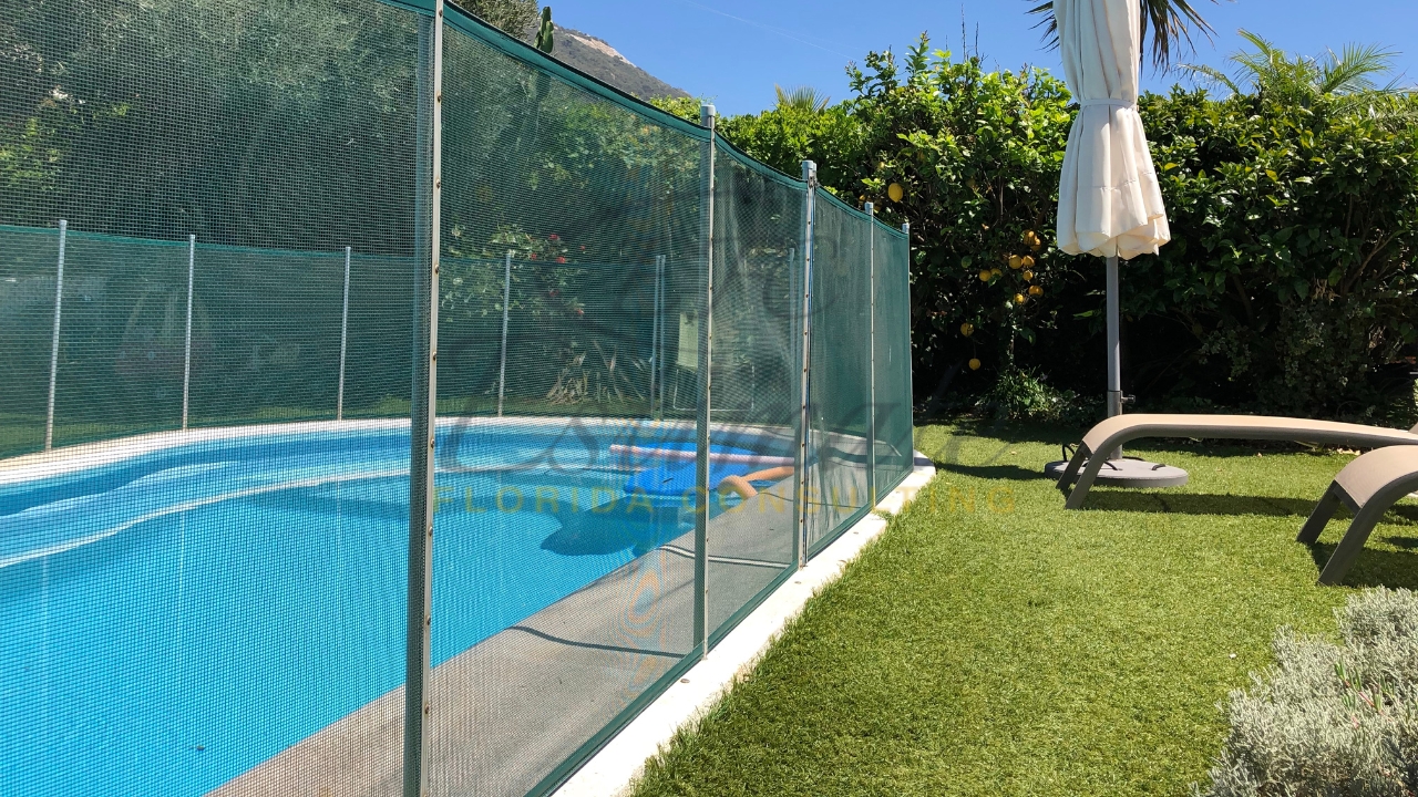 Pool Safety Barriers in Florida