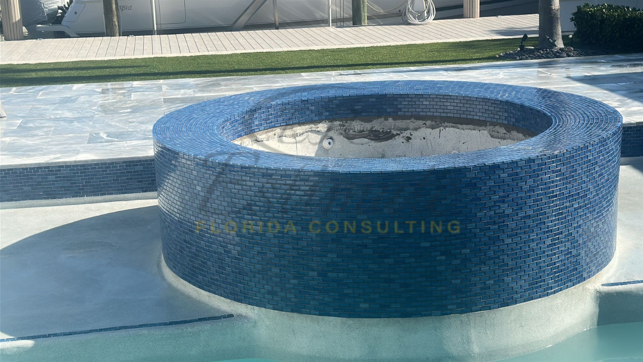 Pool and Hot Tub Combo Design in Florida