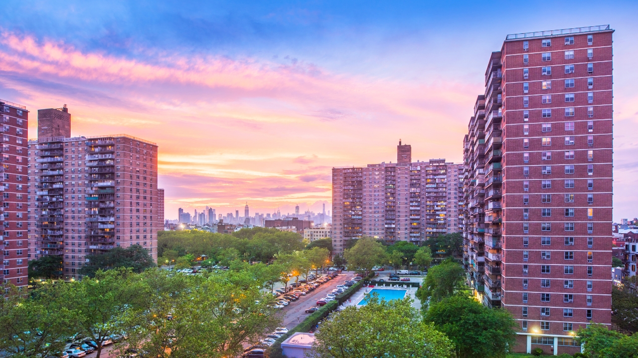 Roofing Cost Estimator in Brooklyn