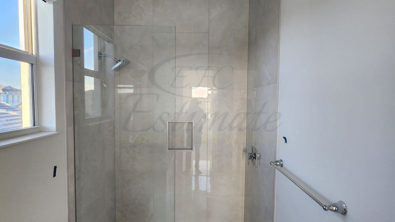 Bathroom Porcelain Tile Installation in Miami Gardens