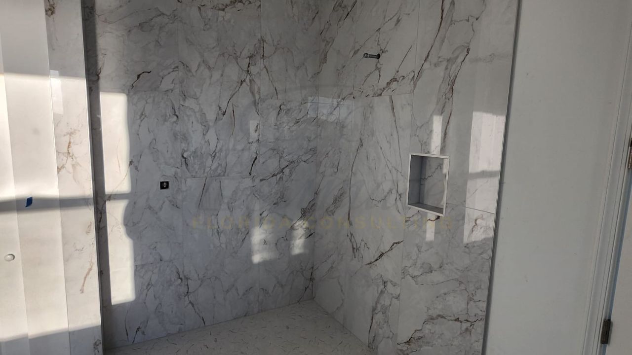 Bathroom Porcelain Tile Installation in Hialeah
