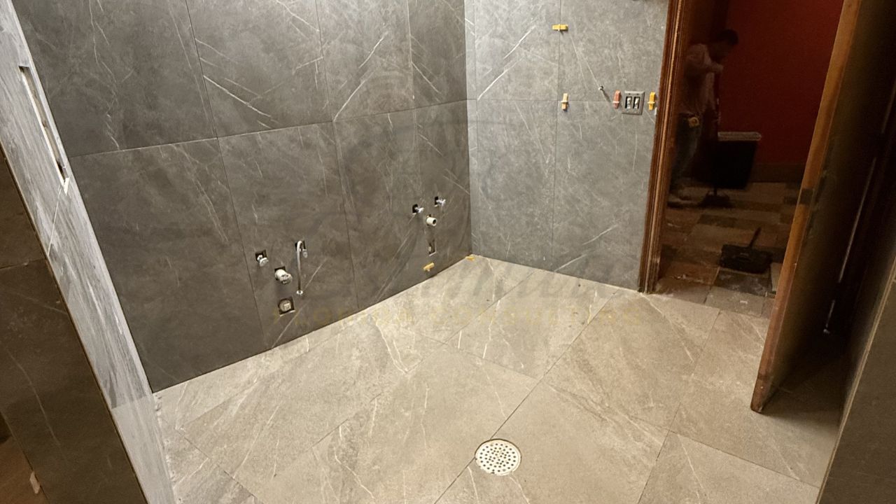 Bathroom Porcelain Tile Installation in Hollywood
