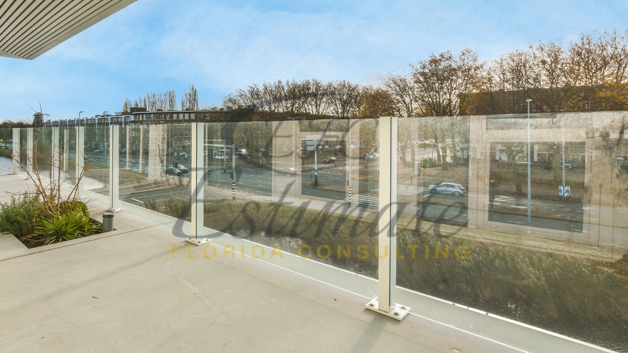 Glass Railing Contractors in Jacksonville