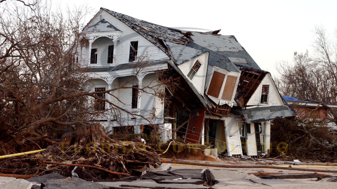 Planning Outdoor Repairs After a Florida Hurricane