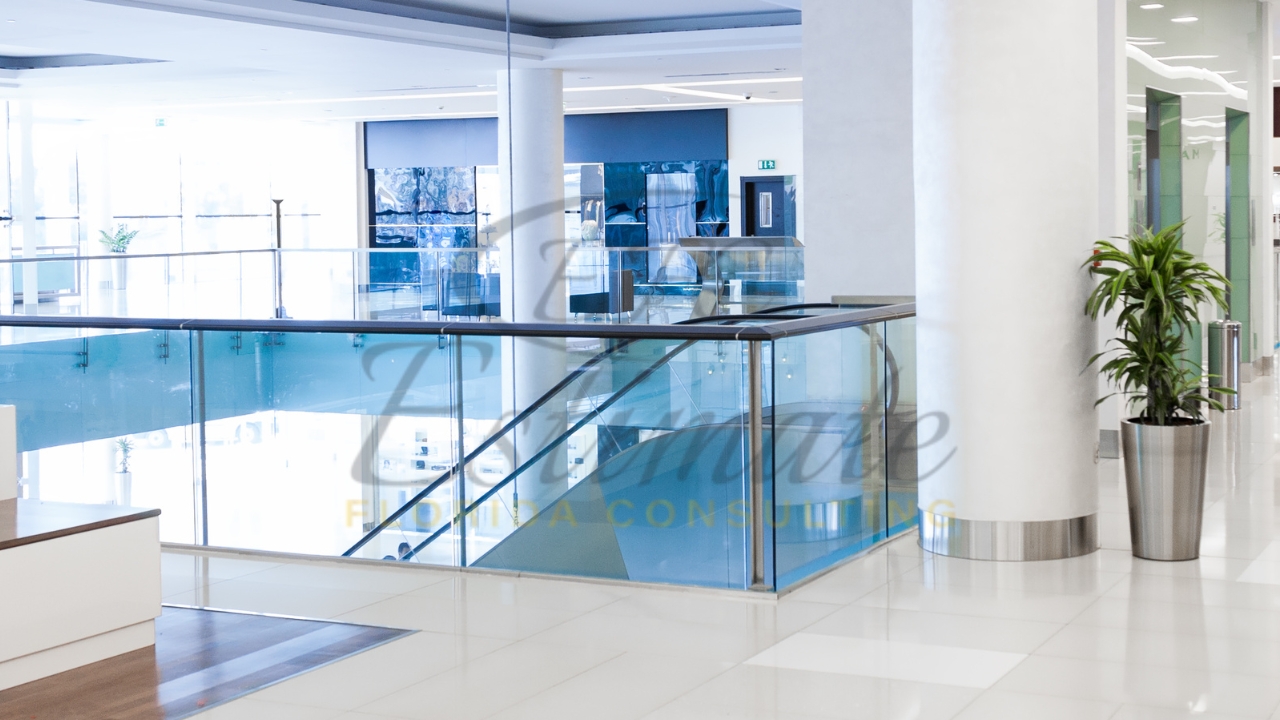 How Much Do Glass Railings Cost for Shopping Malls and Retail Projects in Florida