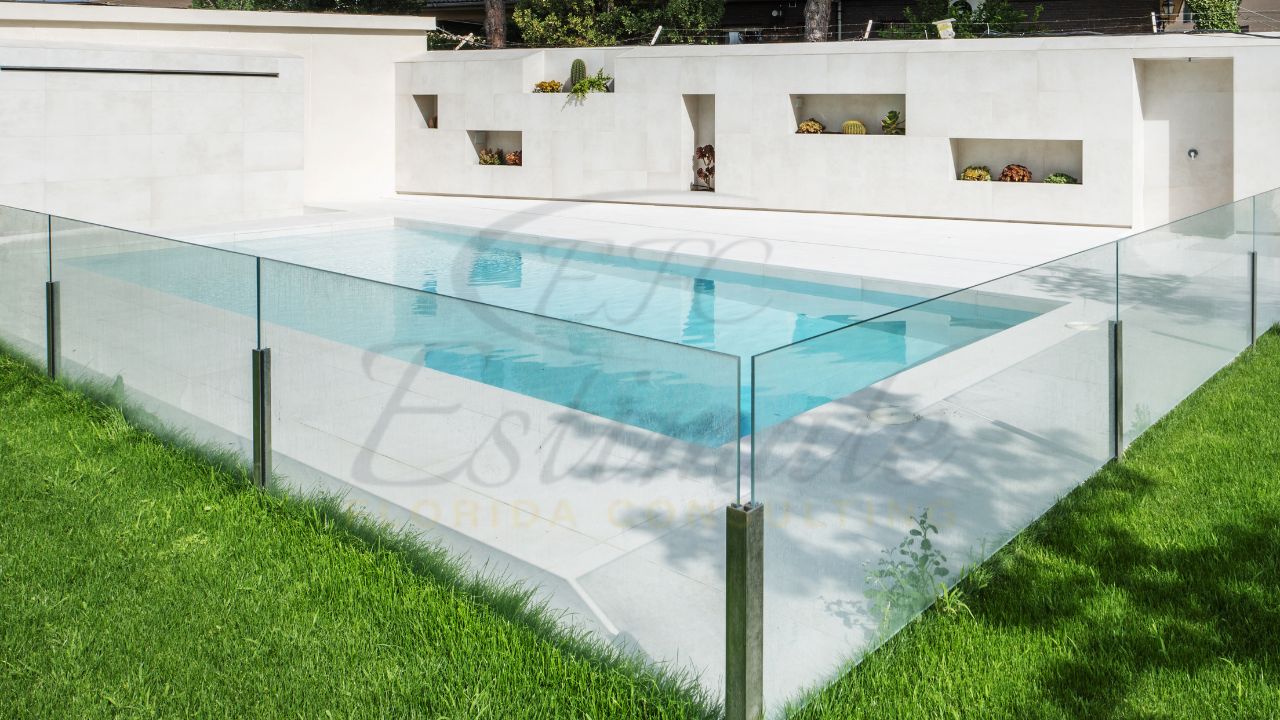 Pool Glass Railing Installation in Tampa