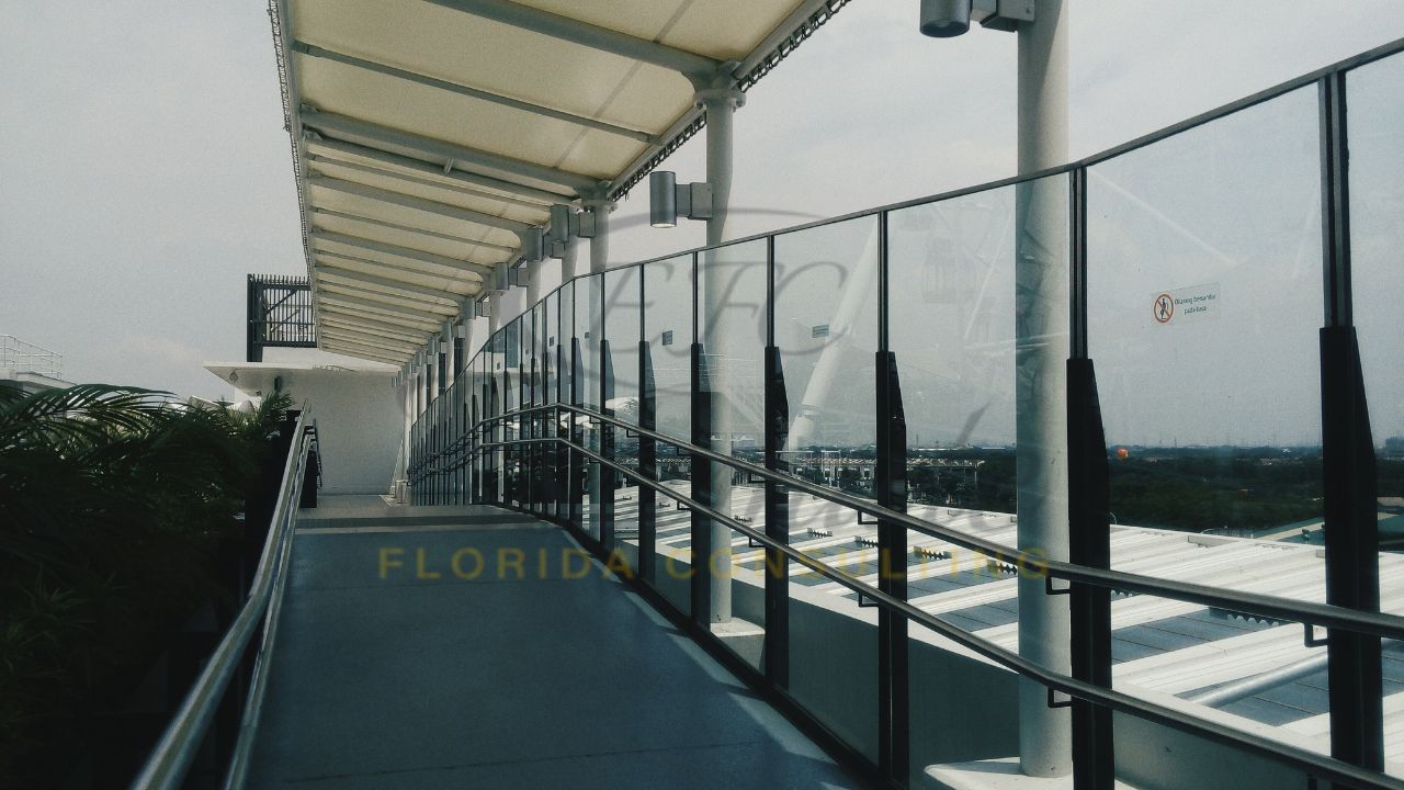 Commercial Glass Railing Services in Jacksonville